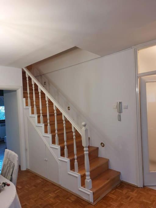 Apartman Laura Zagabria Esterno foto