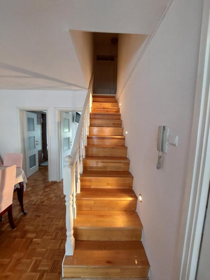 Apartman Laura Zagabria Esterno foto